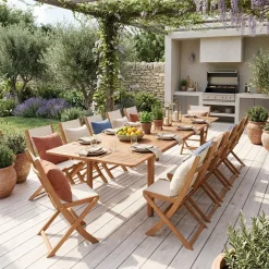 Uitschuifbare tuintafel van hout met 12 stoelen