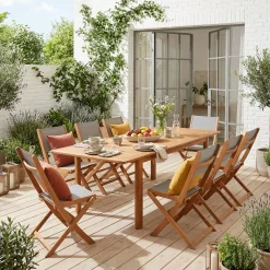 Uitschuifbare tuintafel van hout met 8 stoelen
