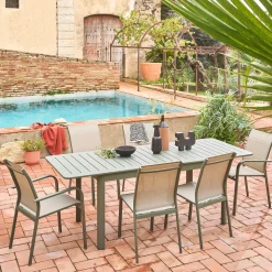 Uitschuifbare tuintafel van aluminium, 6 stoelen, waarvan 2 met armleuning