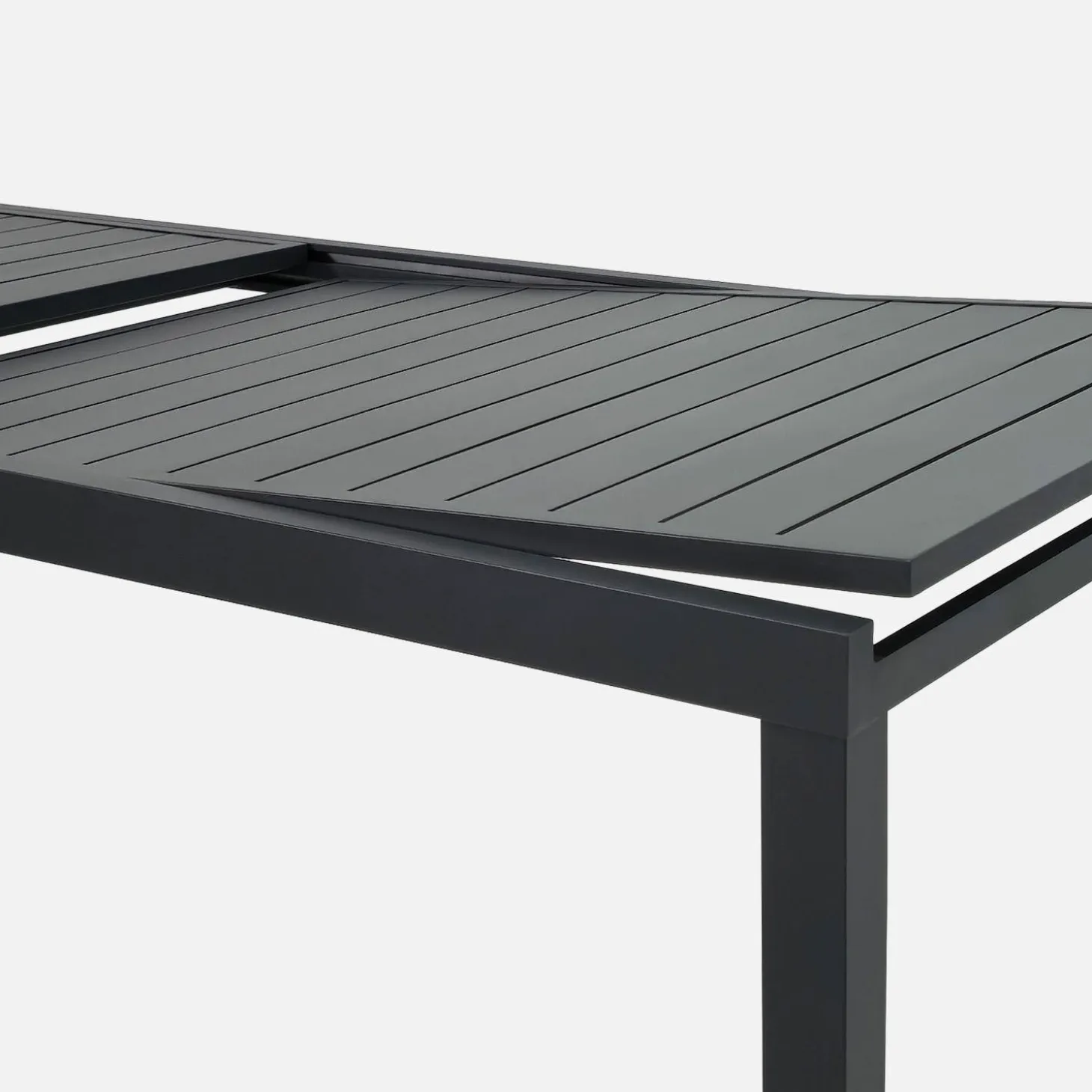 Verlengbare tuintafel met 10 stoelen van aluminium en textileen