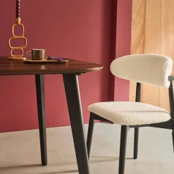 Vierkante eettafel met houteffect en zwarte metalen poten voor 4 personen