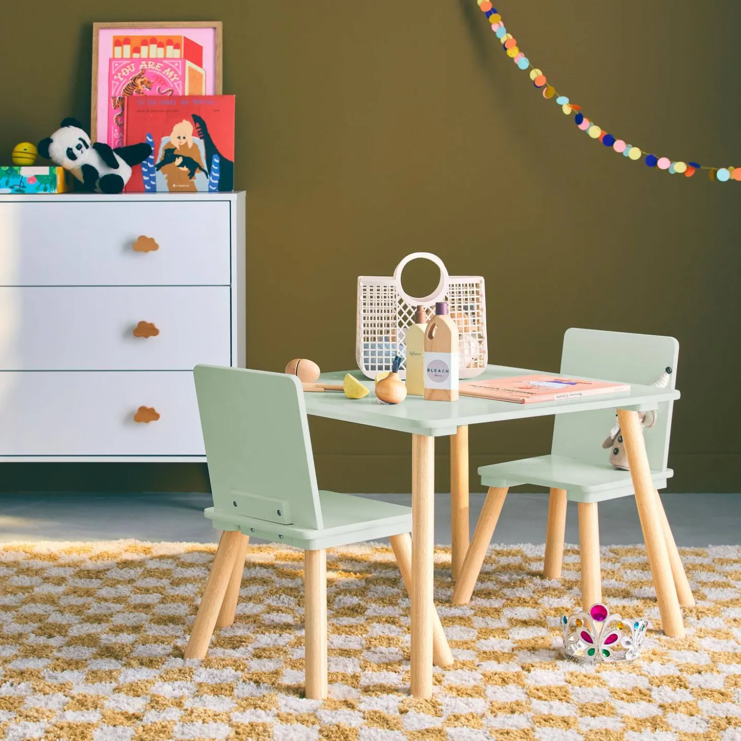 Vierkante kindertafel grenenhout 2 stoelen