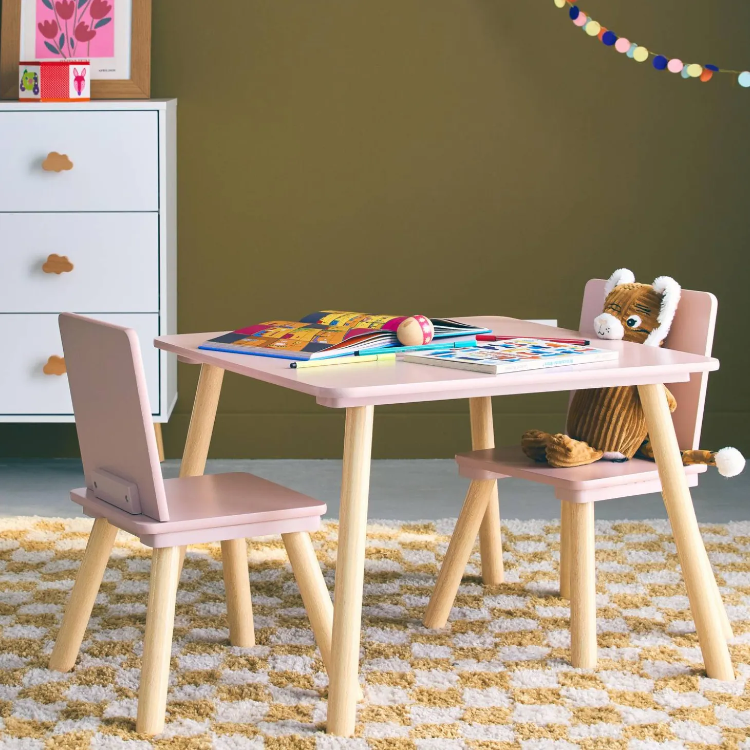 Vierkante kindertafel grenenhout 2 stoelen