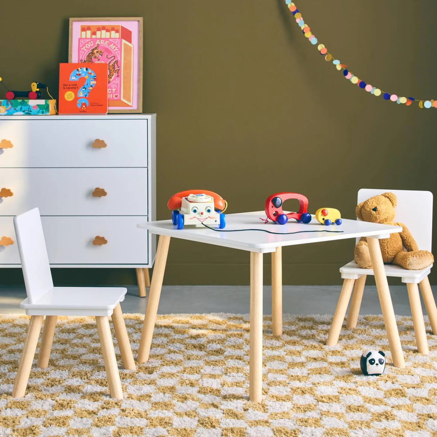 Vierkante kindertafel grenenhout 2 stoelen