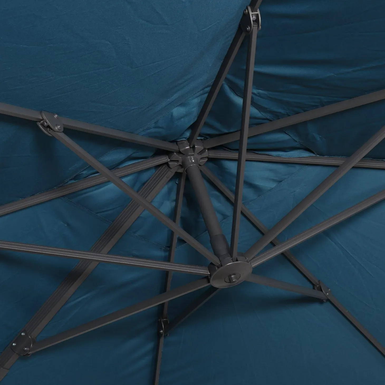 Vierkante offset parasol 3x3m + set van 4 verzwaarde tegels 50x50cm