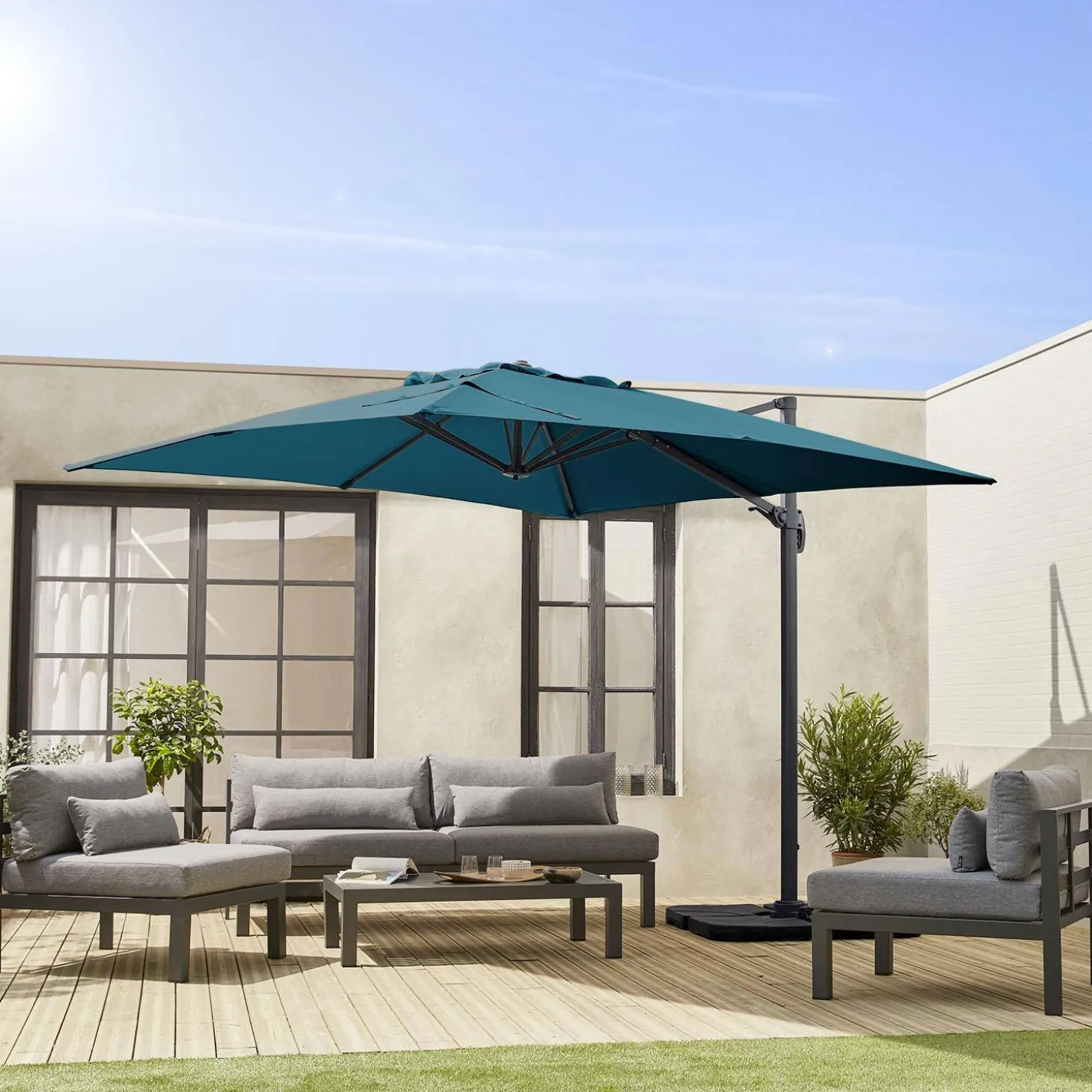 Vierkante offset parasol 3x3m + set van 4 verzwaarde tegels 50x50cm