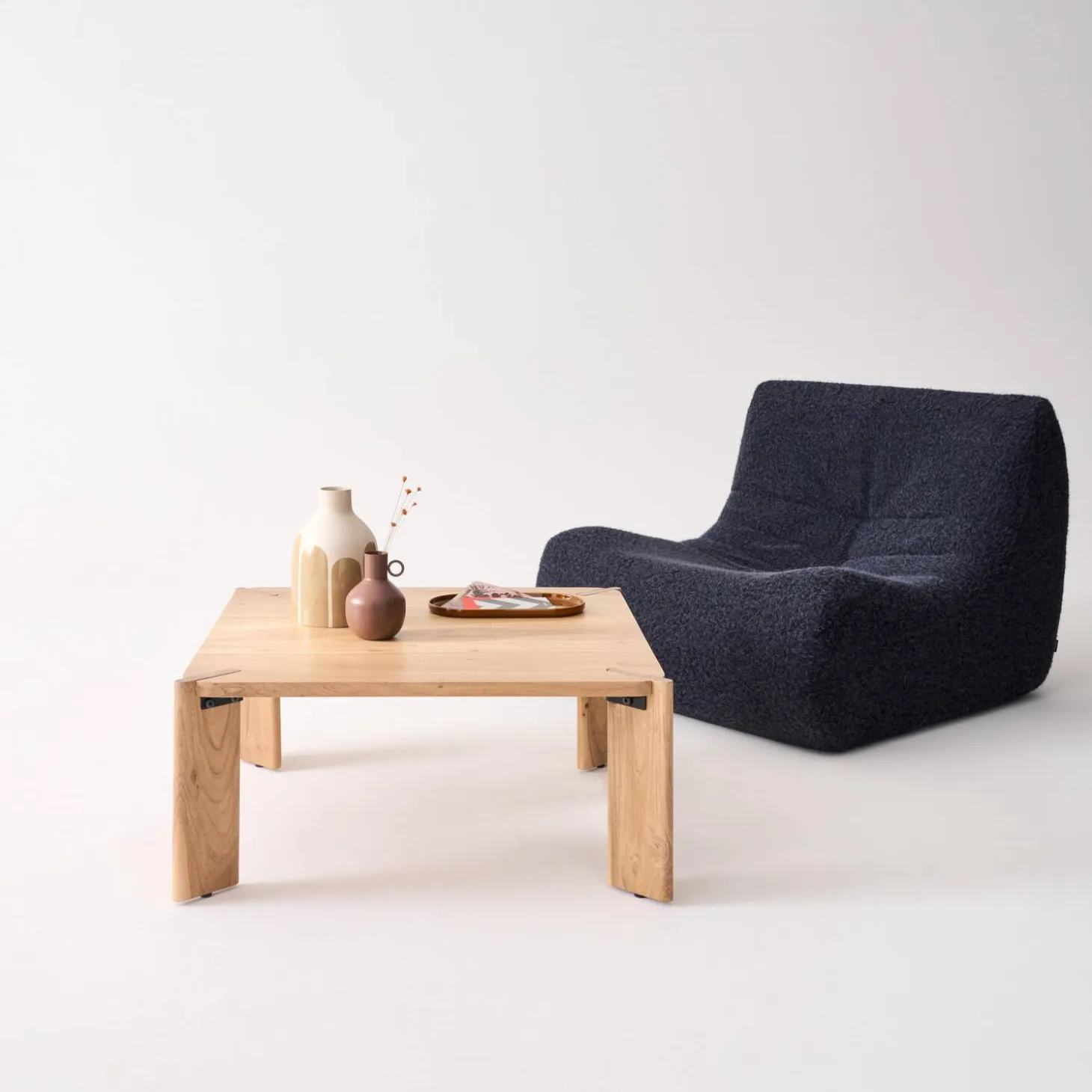Vierkante salontafel in massief hout 80cm