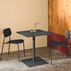 Vierkante tuintafel + 2 stoelen staal