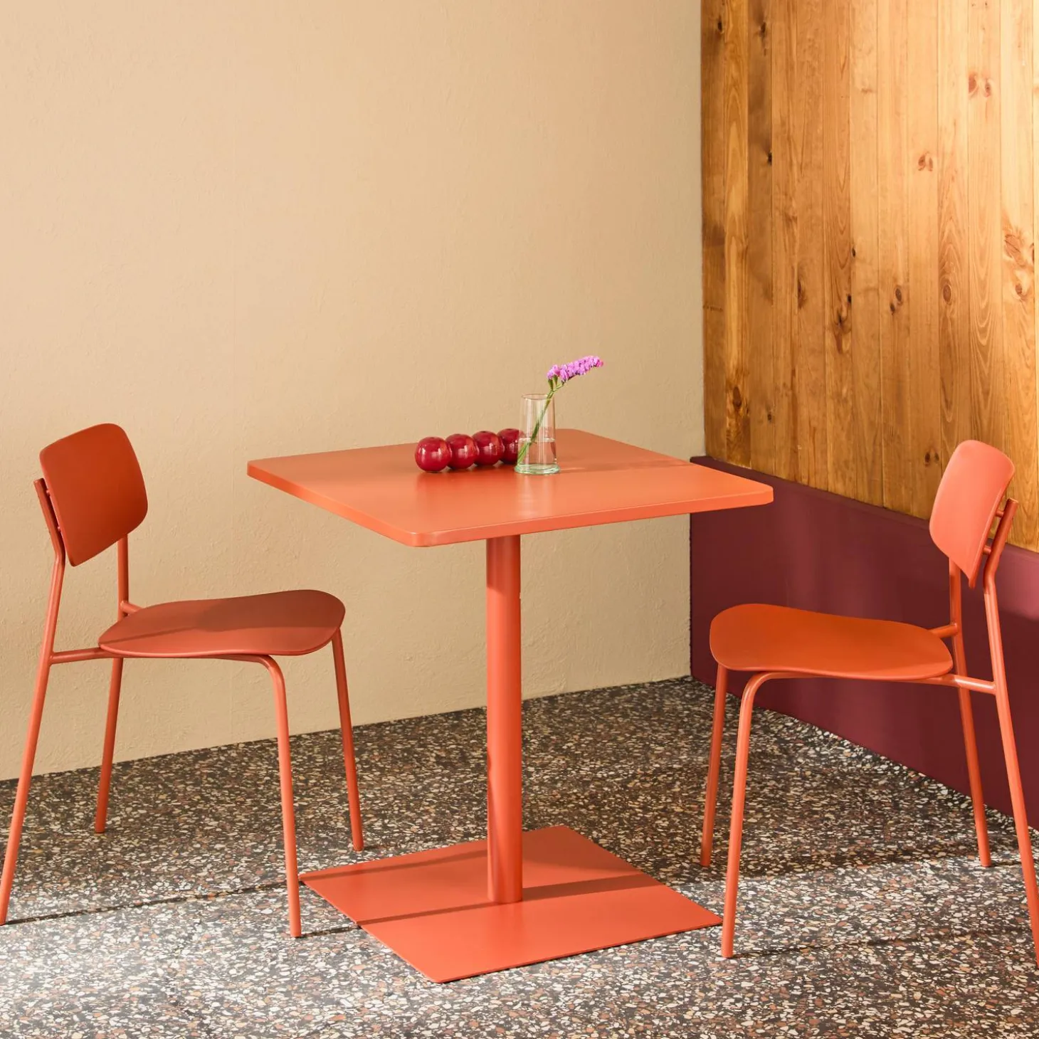 Vierkante tuintafel + 2 stoelen staal
