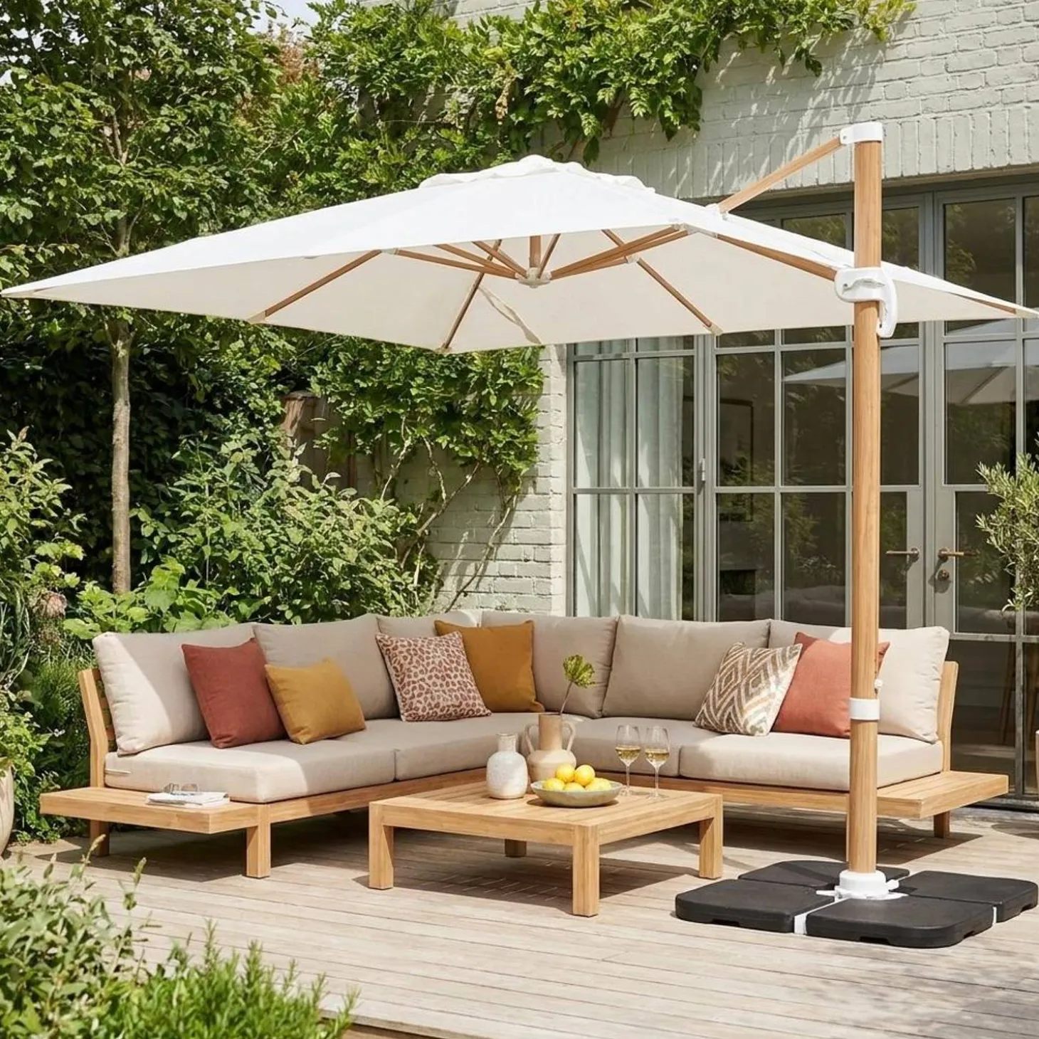 Vierkante zweefparasol 3x3m + set van 4 verzwaarde tegels 50x50cm