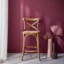 Vintage rubberhouten bistro barkruk met voetensteun