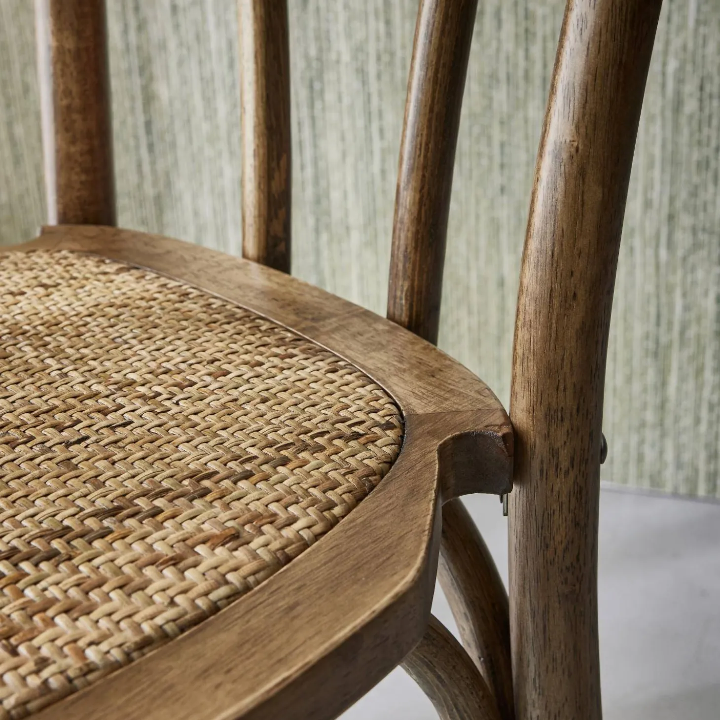 Vintage rubberhouten en rotan stoelen (set van 2)