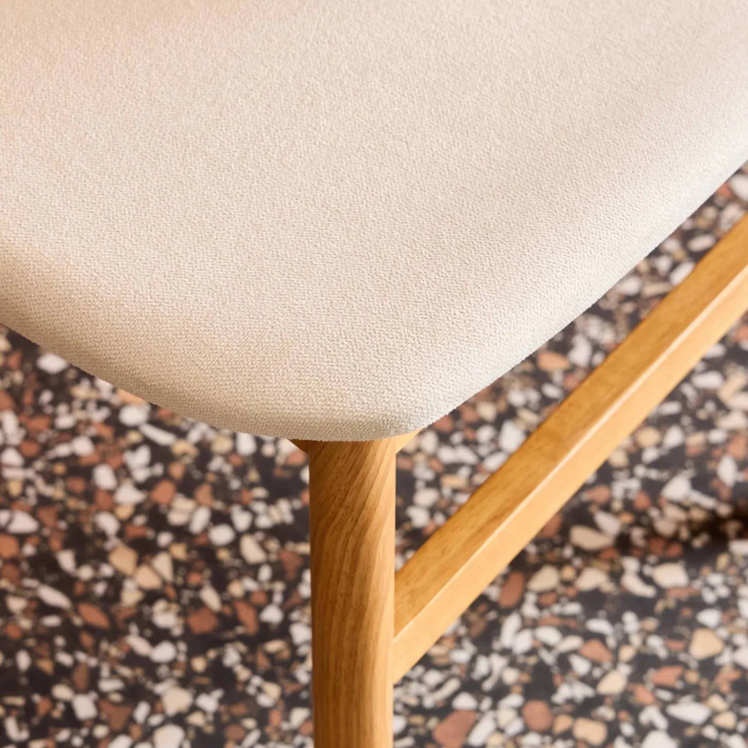 Vintage stoelen rubberhout en stof (set van 2)