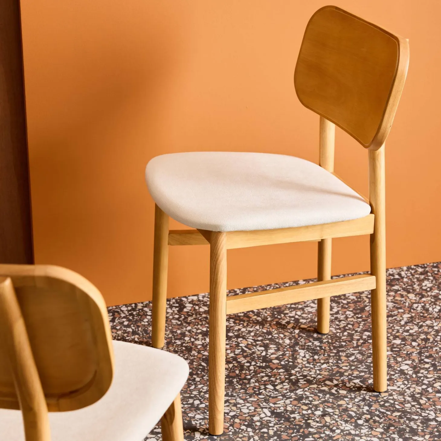 Vintage stoelen rubberhout en stof (set van 2)