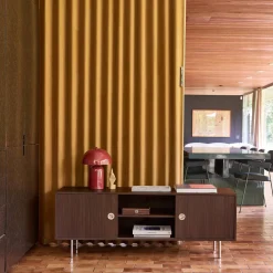 Vintage tv-meubel met 2 deuren houtdecor en roestvrij staal 140cm
