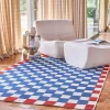 Vloerkleed voor binnen en buiten met rood en blauw dambord patroon