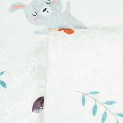 Wit kindertapijt met dierenprint voor binnen