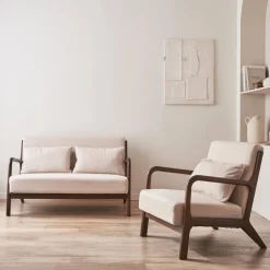 2-zitsbank en fauteuil van walnootkleurig hout en stof